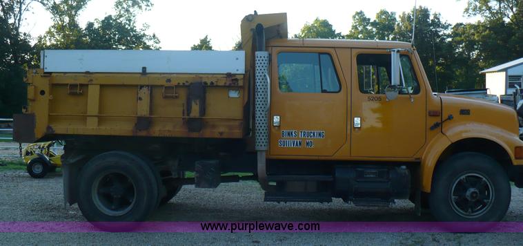 image for item A4804 1995 International 4900 crew cab dump truck