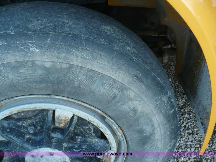 image for item A4804 1995 International 4900 crew cab dump truck