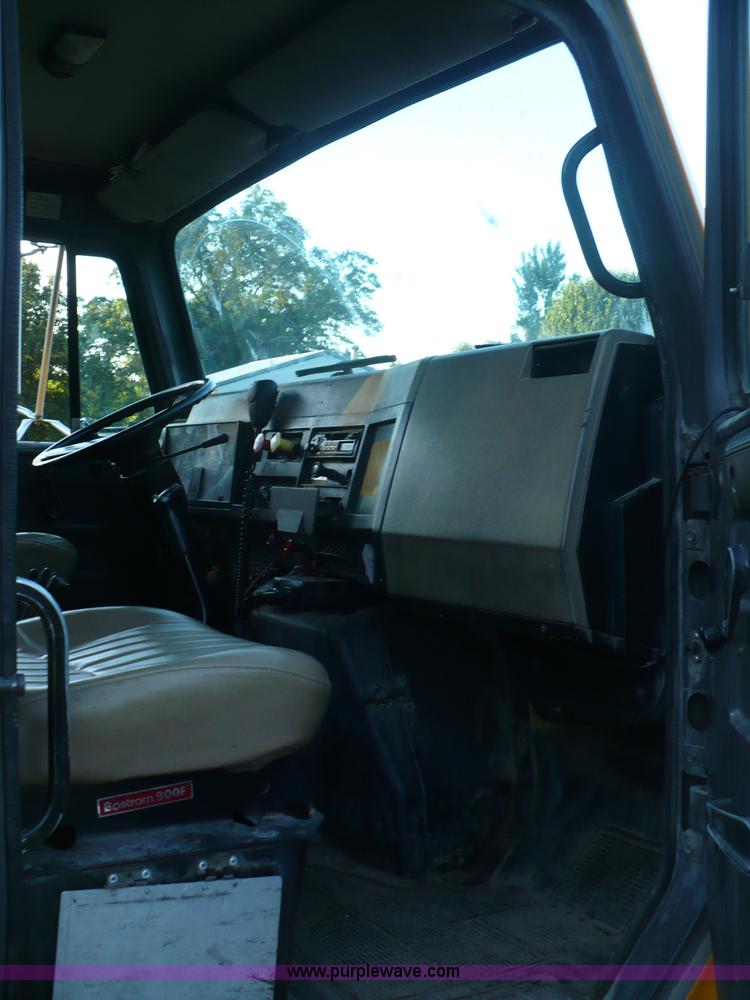 image for item A4804 1995 International 4900 crew cab dump truck