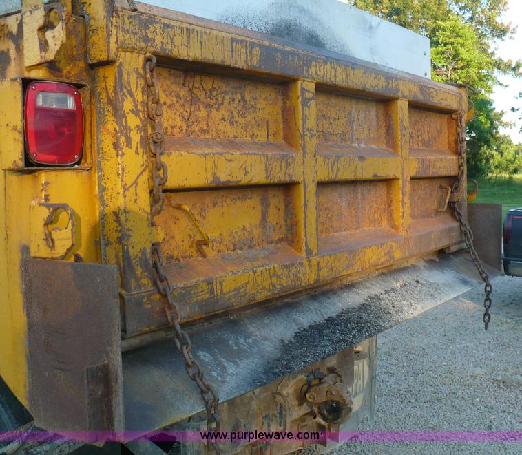 image for item A4804 1995 International 4900 crew cab dump truck