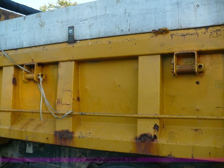 image for item A4804 1995 International 4900 crew cab dump truck