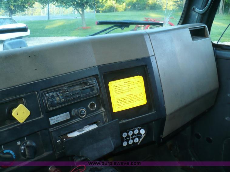 image for item A4804 1995 International 4900 crew cab dump truck