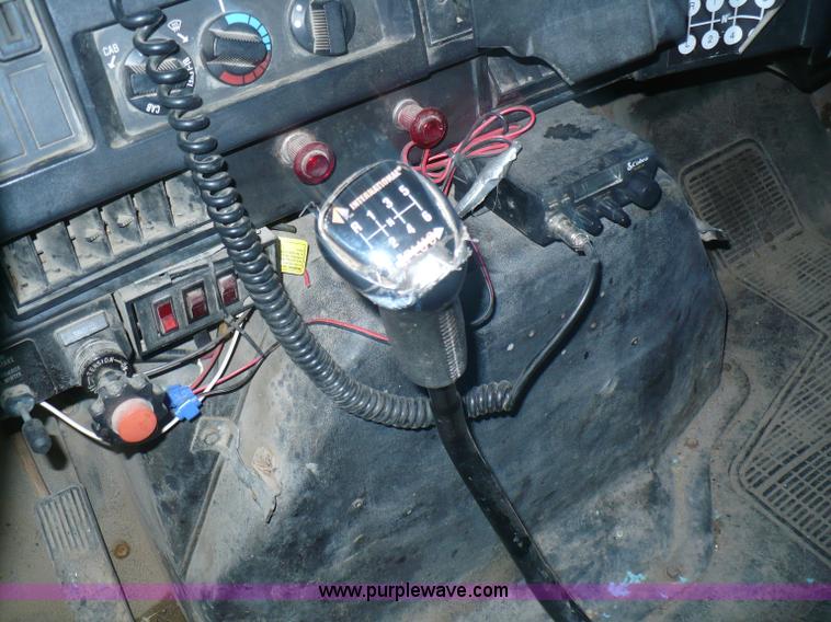 image for item A4804 1995 International 4900 crew cab dump truck