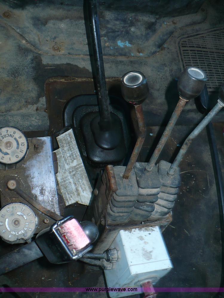 image for item A4804 1995 International 4900 crew cab dump truck