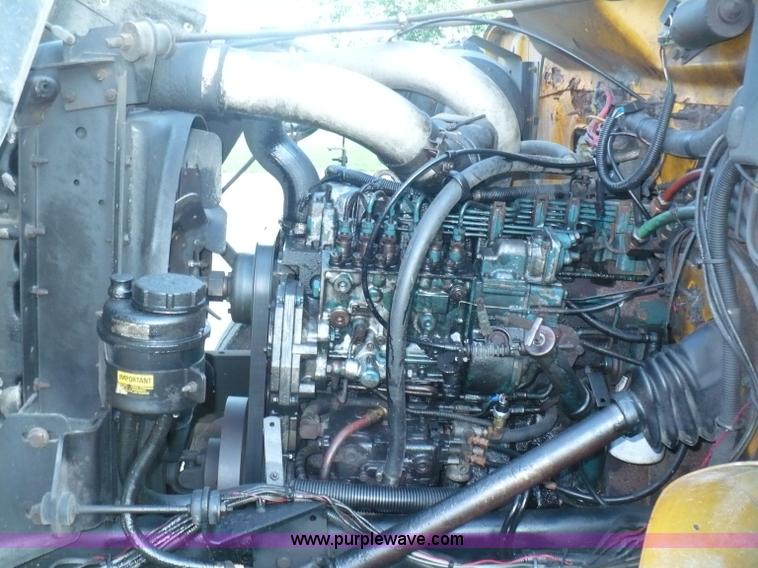 image for item A4804 1995 International 4900 crew cab dump truck