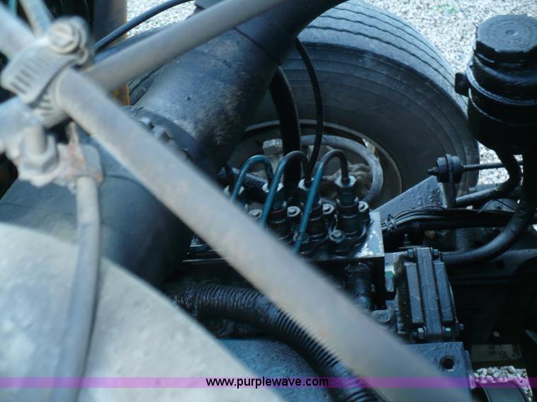 image for item A4804 1995 International 4900 crew cab dump truck