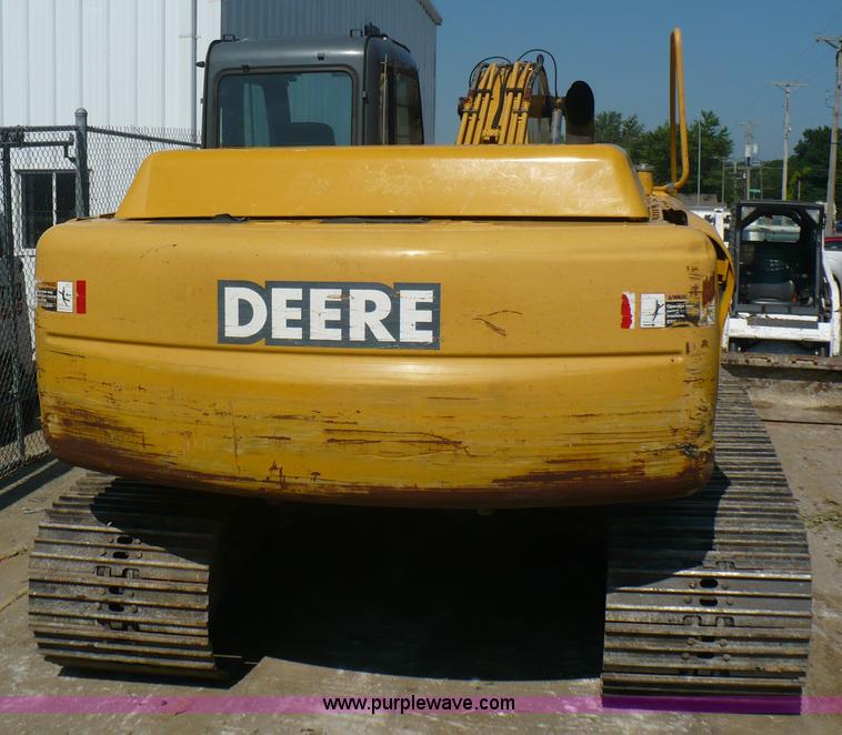 image for item A4807 2005 John Deere 200LC excavator