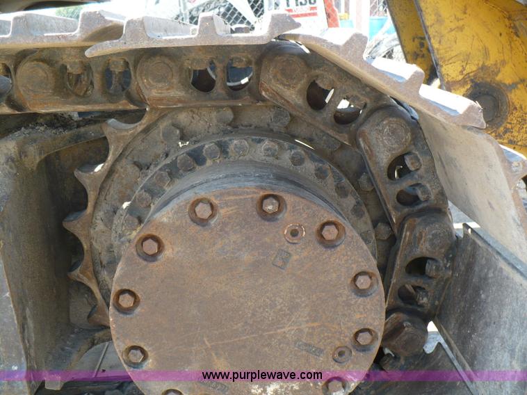 image for item A4807 2005 John Deere 200LC excavator