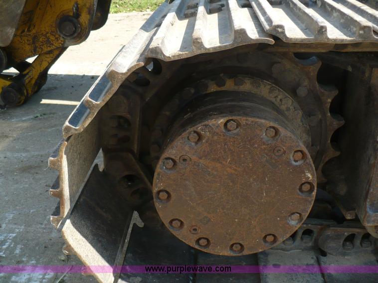 image for item A4807 2005 John Deere 200LC excavator