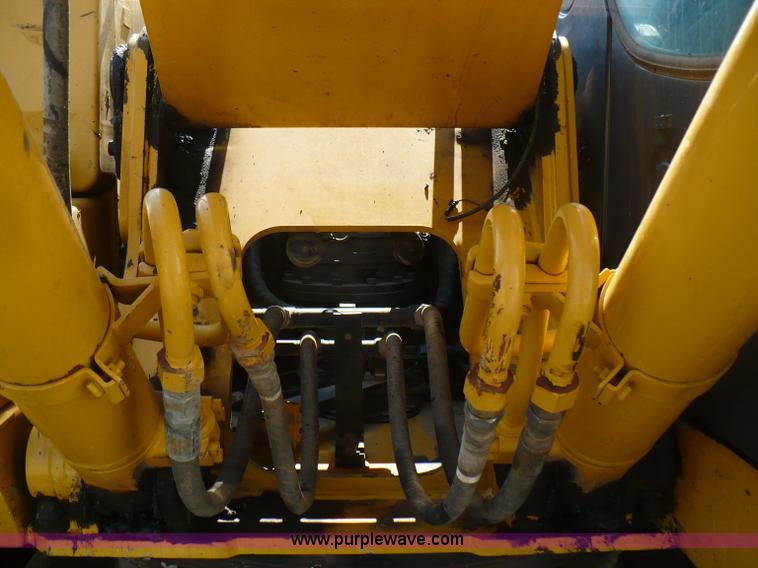 image for item A4807 2005 John Deere 200LC excavator