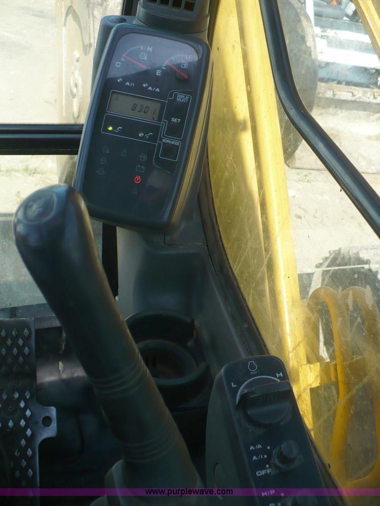 image for item A4807 2005 John Deere 200LC excavator