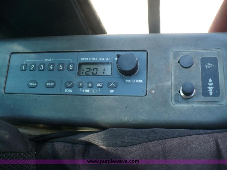 image for item A4807 2005 John Deere 200LC excavator