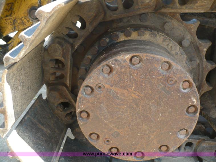 image for item A4807 2005 John Deere 200LC excavator