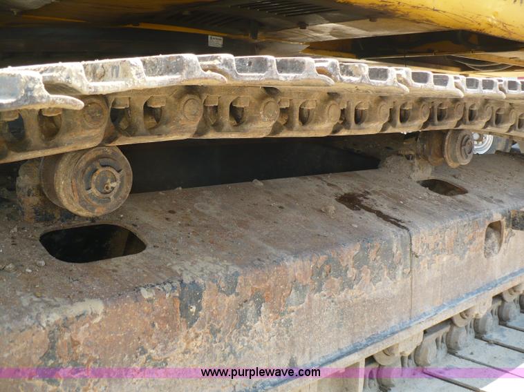 image for item A4807 2005 John Deere 200LC excavator