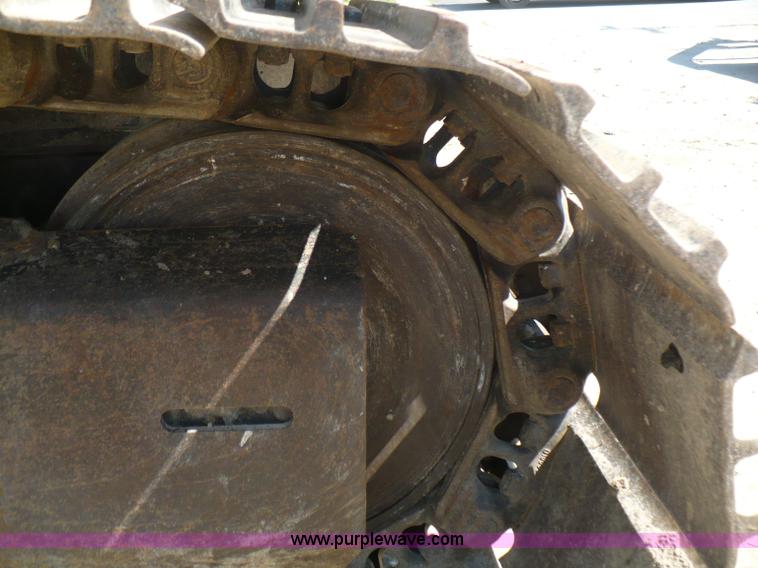 image for item A4807 2005 John Deere 200LC excavator