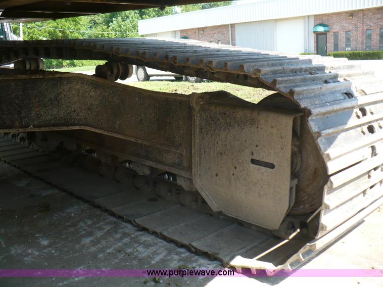 image for item A4807 2005 John Deere 200LC excavator