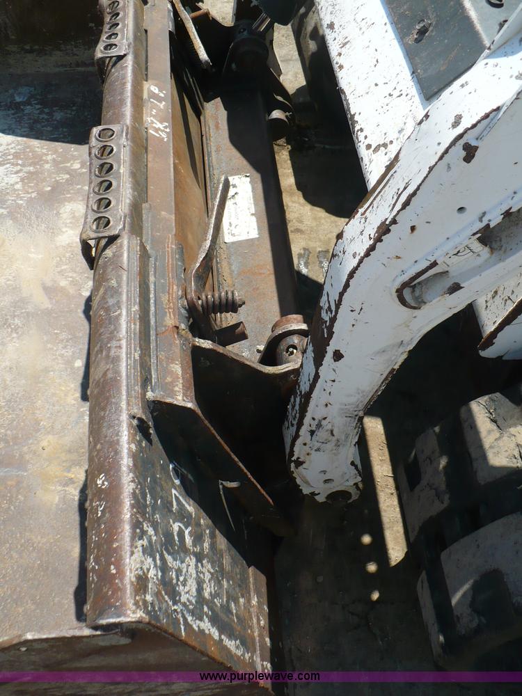 image for item A4809 2005 Bobcat T190 skid steer