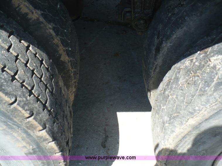 image for item A4810 1989 Peterbilt 379 dump truck