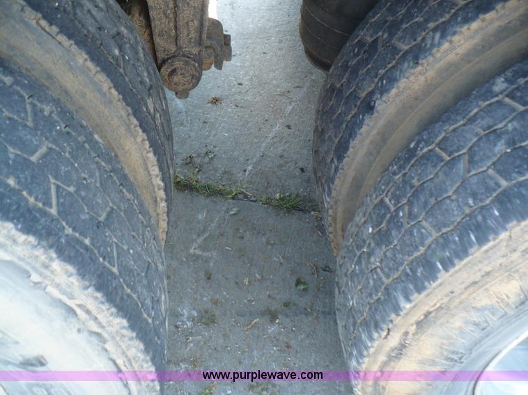 image for item A4810 1989 Peterbilt 379 dump truck