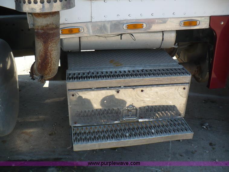 image for item A4810 1989 Peterbilt 379 dump truck