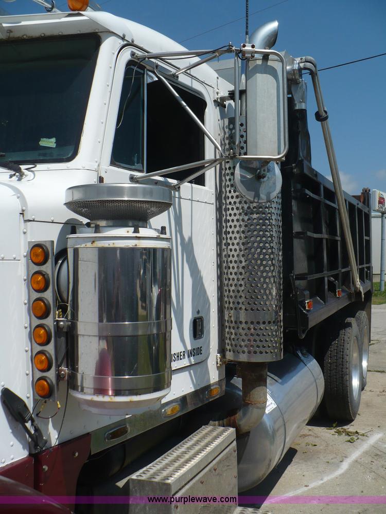 image for item A4810 1989 Peterbilt 379 dump truck