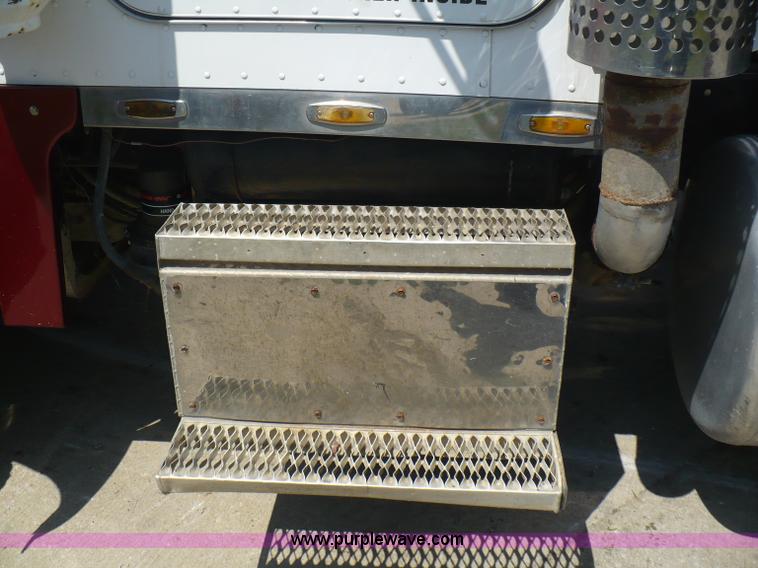 image for item A4810 1989 Peterbilt 379 dump truck