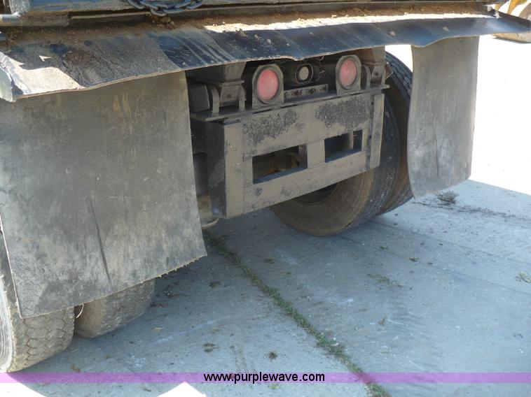 image for item A4810 1989 Peterbilt 379 dump truck