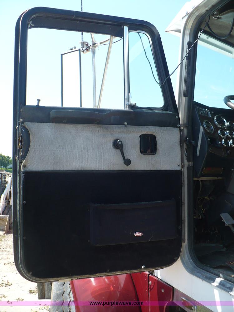 image for item A4810 1989 Peterbilt 379 dump truck