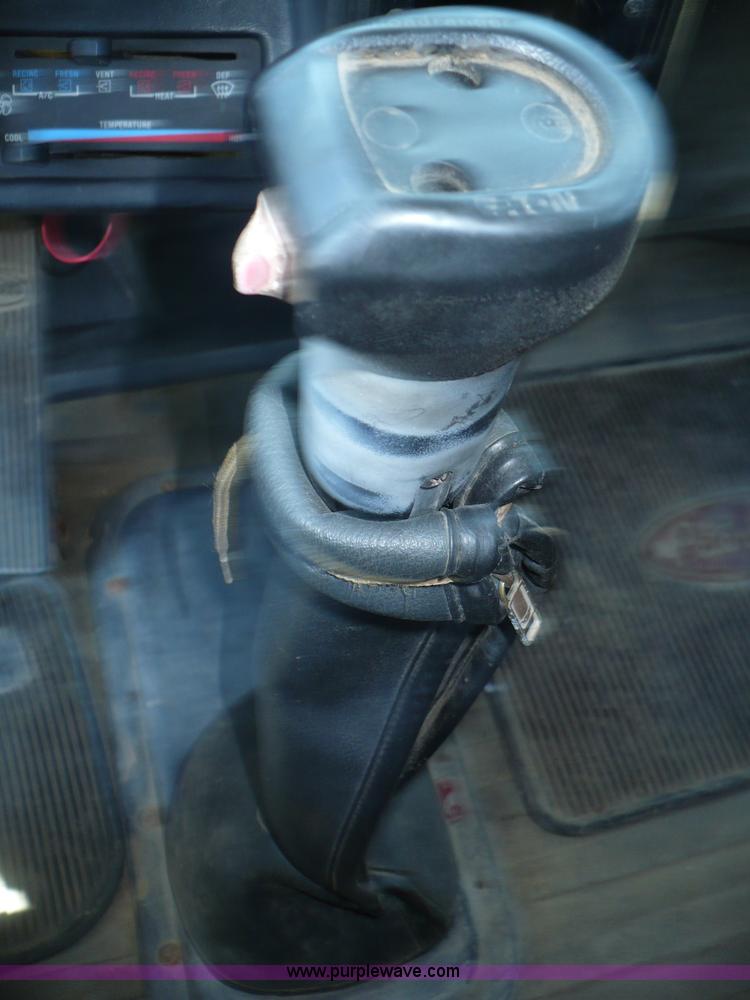 image for item A4810 1989 Peterbilt 379 dump truck