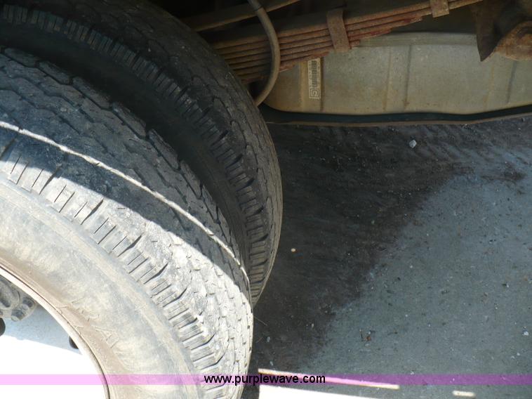 image for item A4811 2000 Ford F350 XL Super Duty pickup truck