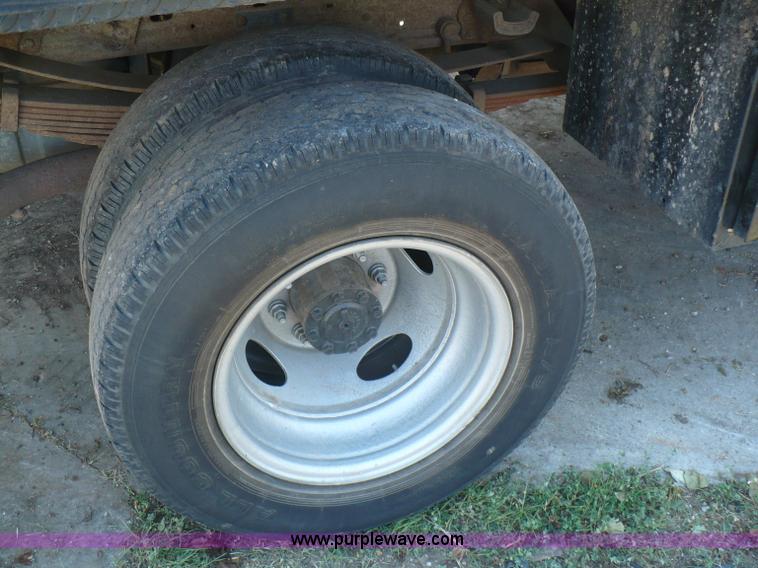 image for item A4811 2000 Ford F350 XL Super Duty pickup truck