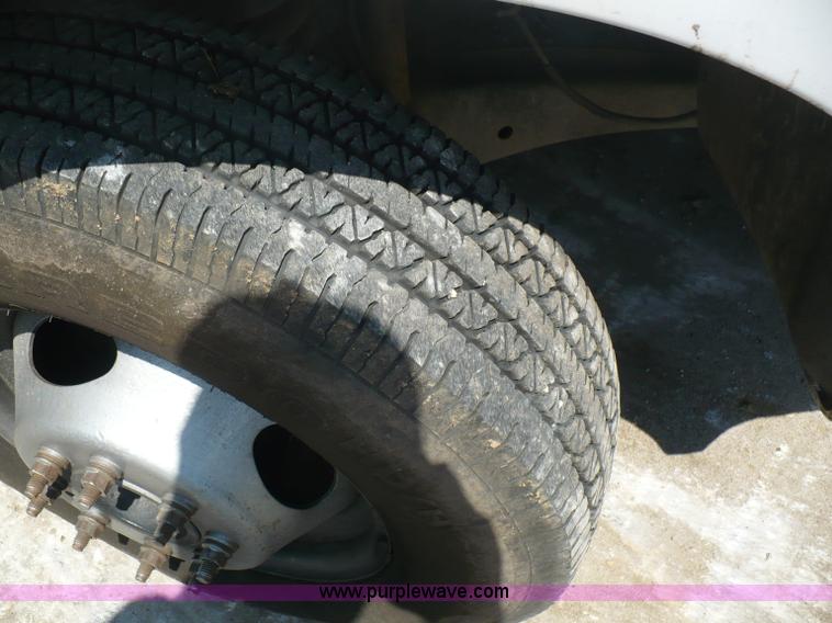 image for item A4811 2000 Ford F350 XL Super Duty pickup truck