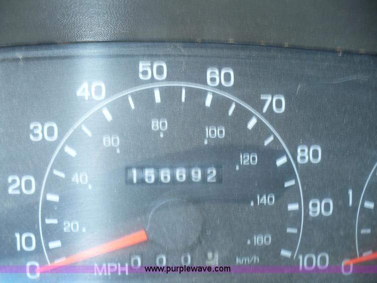 image for item A4811 2000 Ford F350 XL Super Duty pickup truck