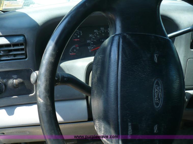 image for item A4811 2000 Ford F350 XL Super Duty pickup truck