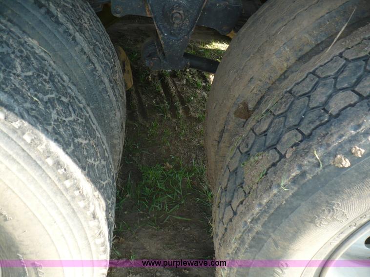 image for item A4833 1990 International 9400 dump truck