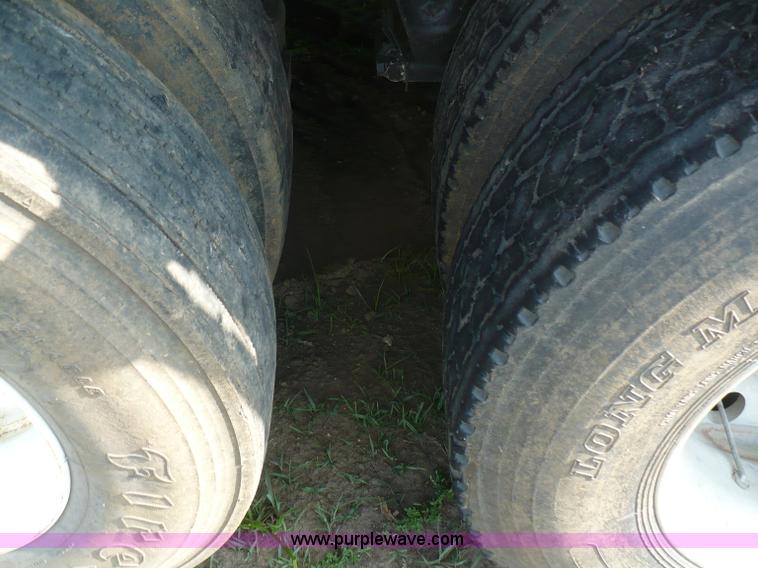 image for item A4833 1990 International 9400 dump truck