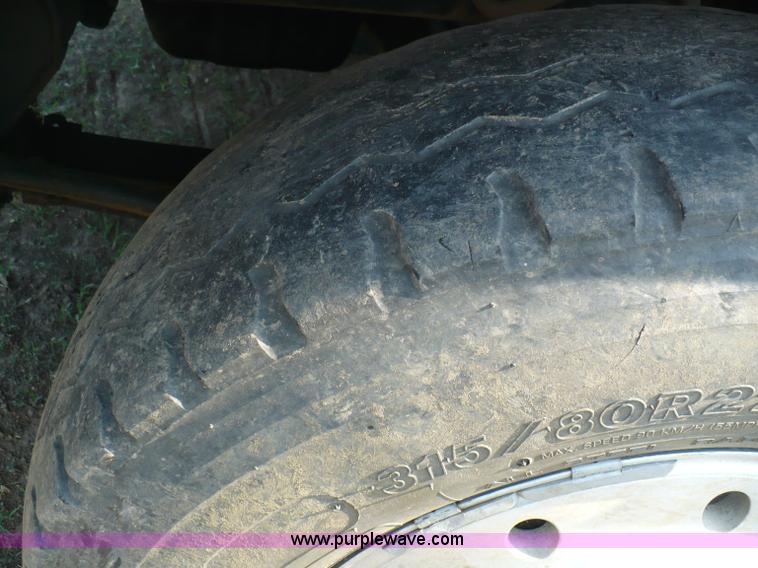 image for item A4833 1990 International 9400 dump truck