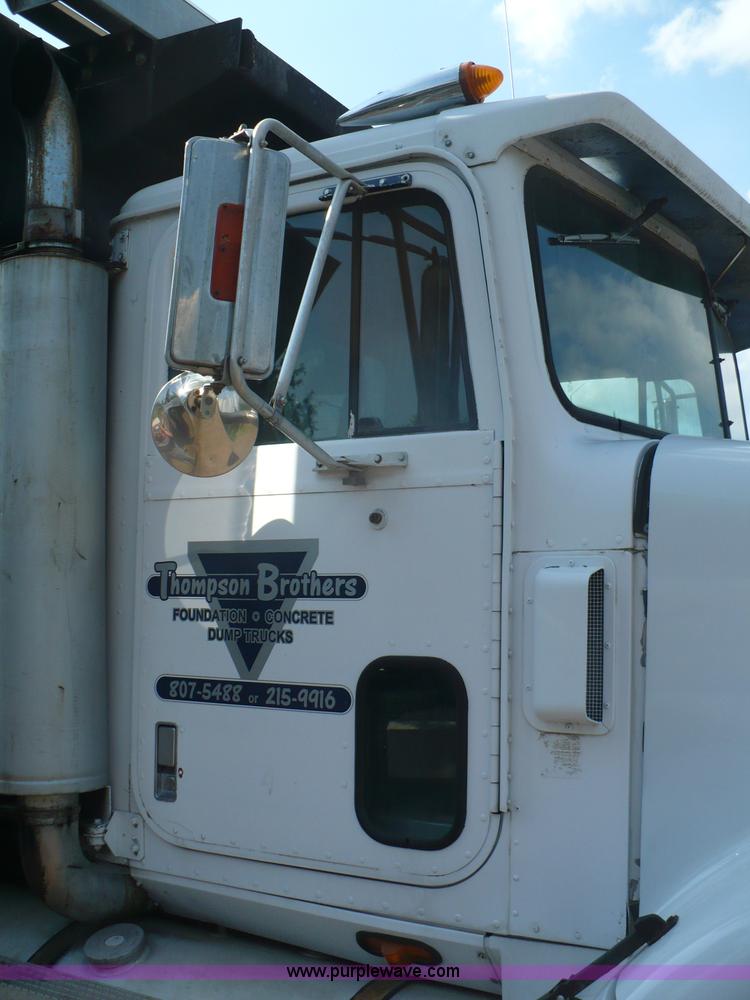 image for item A4833 1990 International 9400 dump truck