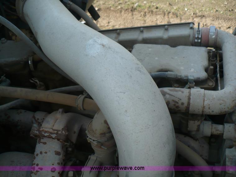 image for item A4833 1990 International 9400 dump truck