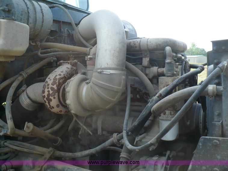 image for item A4833 1990 International 9400 dump truck