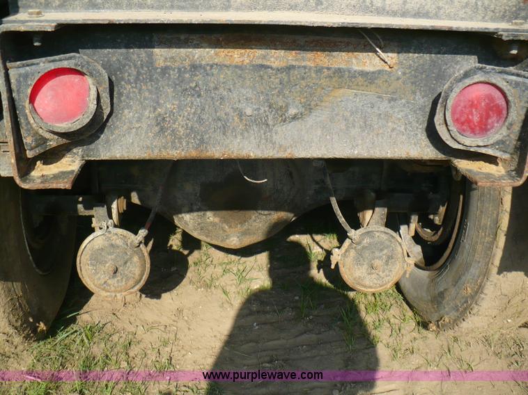 image for item A4833 1990 International 9400 dump truck