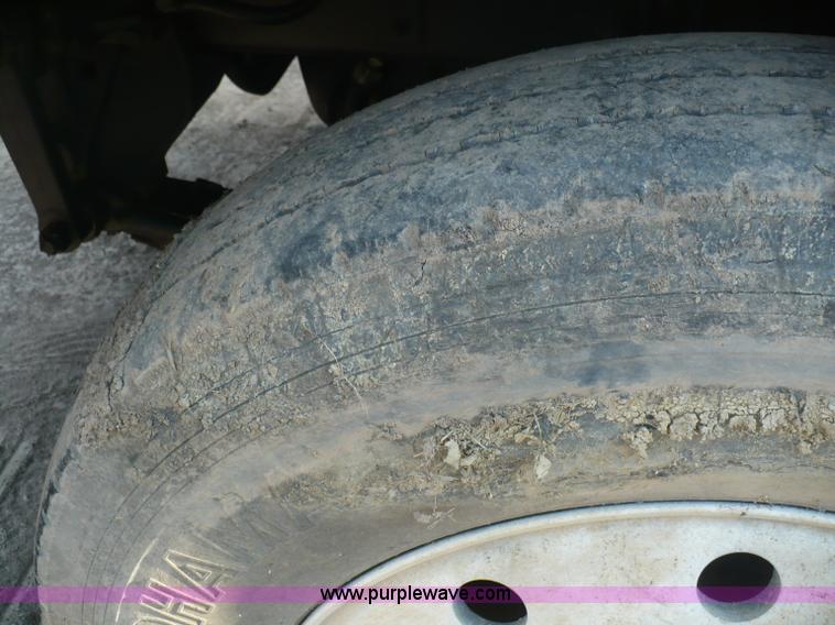 image for item A4834 1991 International 9400 dump truck