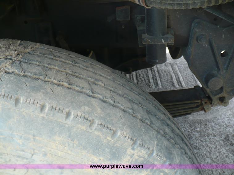 image for item A4834 1991 International 9400 dump truck