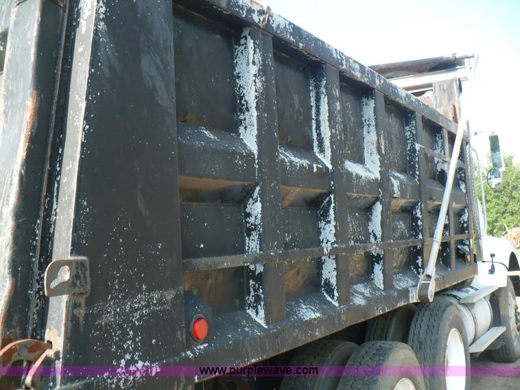 image for item A4834 1991 International 9400 dump truck