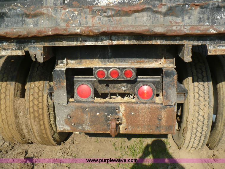 image for item A4834 1991 International 9400 dump truck