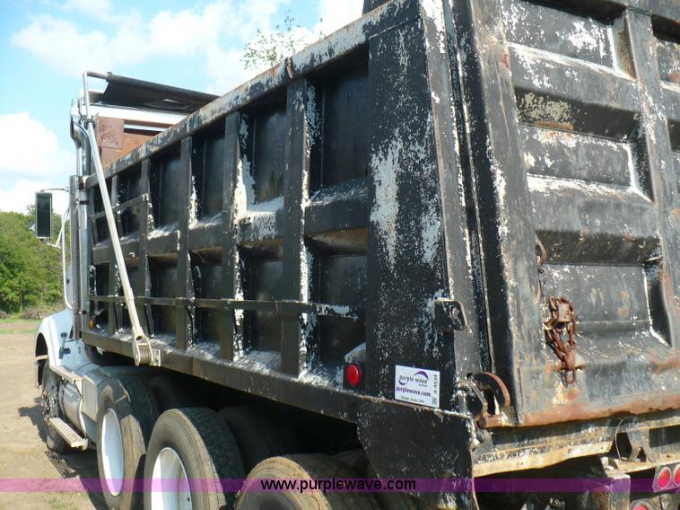 image for item A4834 1991 International 9400 dump truck