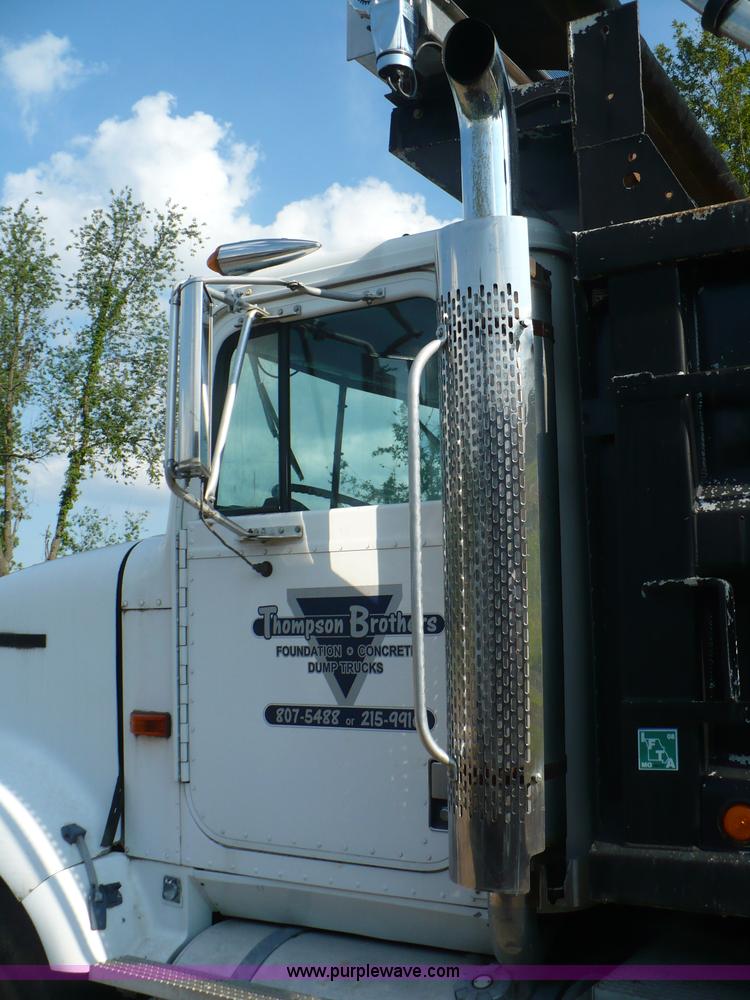 image for item A4834 1991 International 9400 dump truck