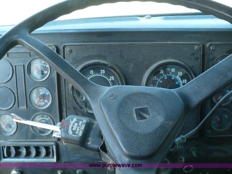 image for item A4834 1991 International 9400 dump truck