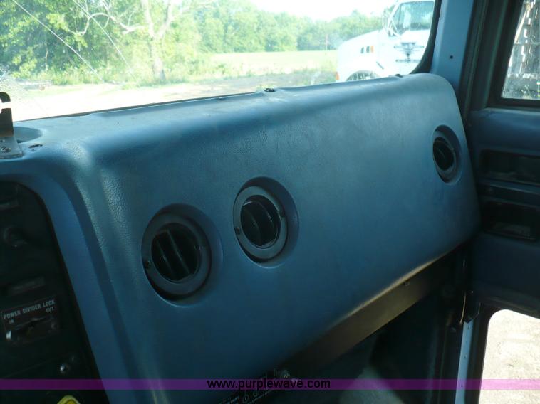 image for item A4834 1991 International 9400 dump truck