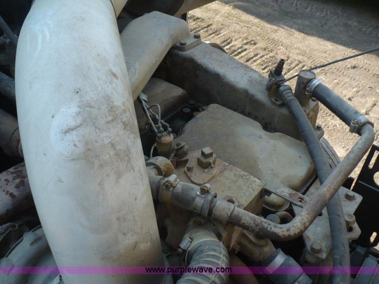 image for item A4834 1991 International 9400 dump truck